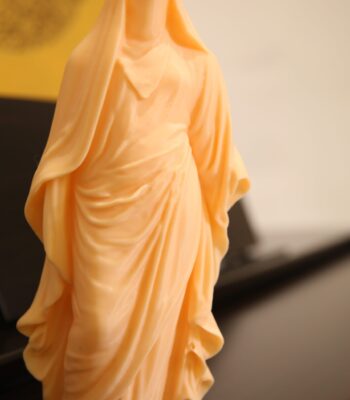 Woman Hayek Jebli Statue Moroccan cultural sculpture 3D-Printed Hayek Jebli woman statue Moroccan heritage art Faceless Woman Hayek Jebli cultural figure 3D printed